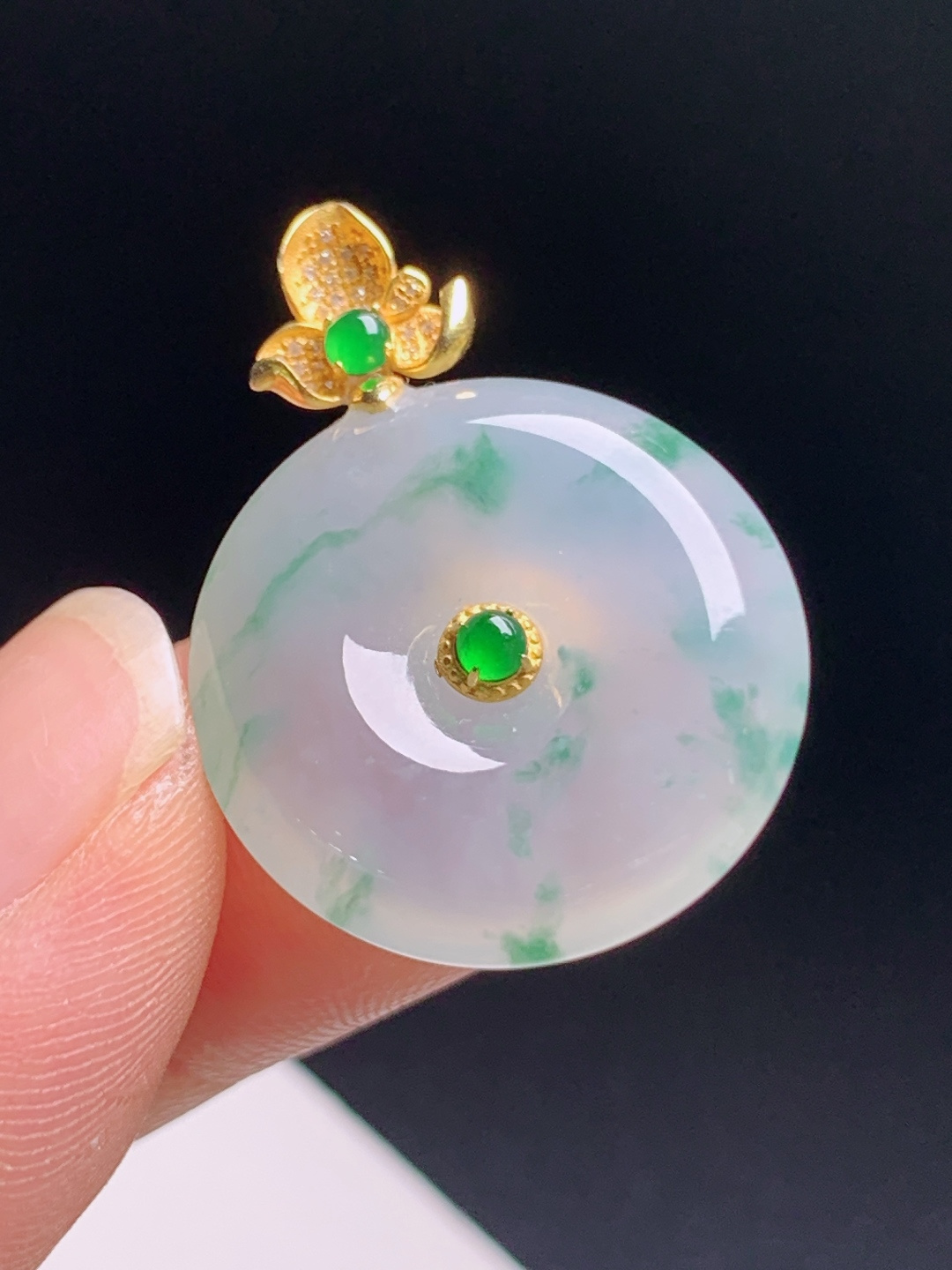 ️ 冰种飘花平安扣吊坠，冰种飘绿灵动飘逸，18K金蝴蝶镶精致贵气