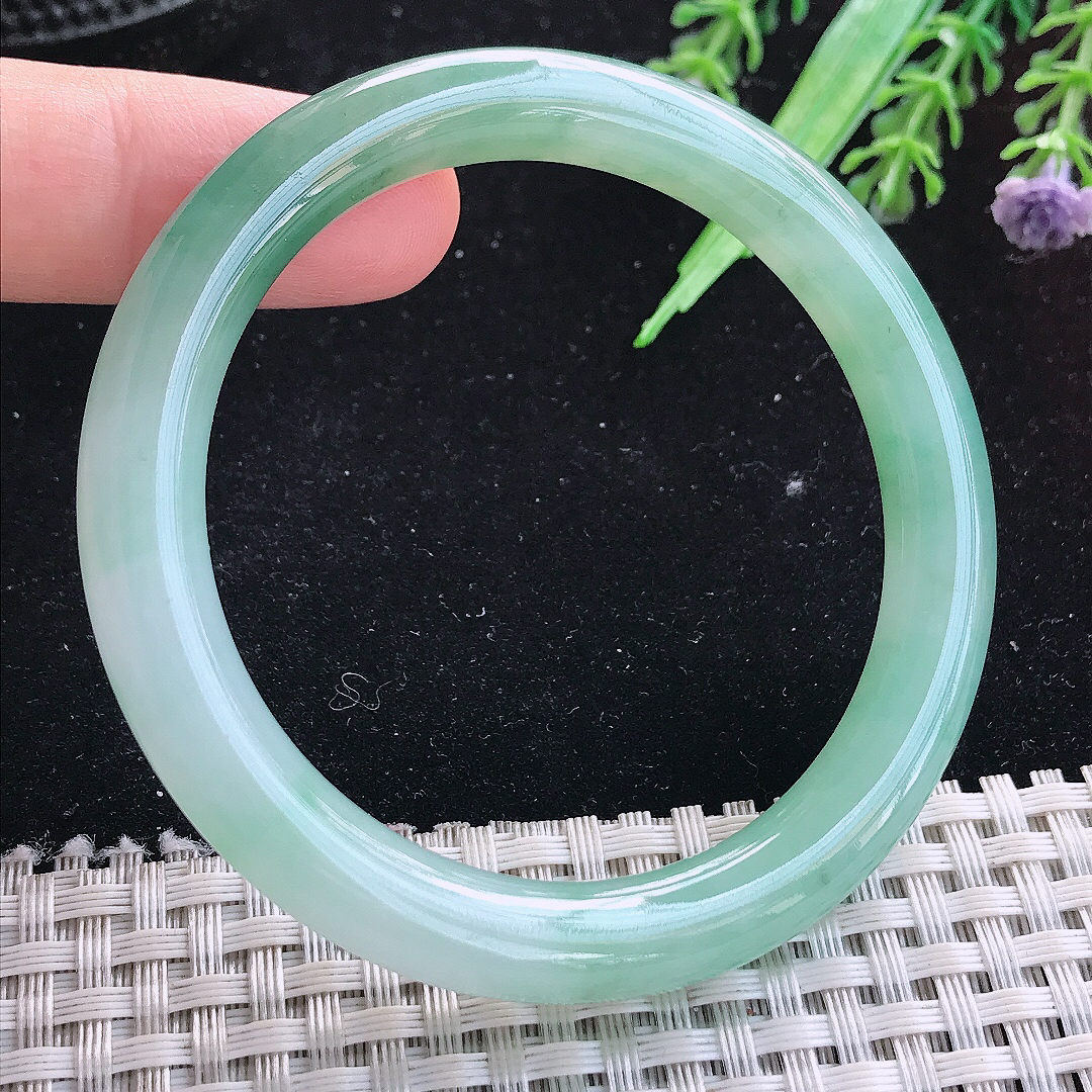 实拍A货翡翠53.5/8.6老坑冰胶飘花圆条手镯平安镯平安镯