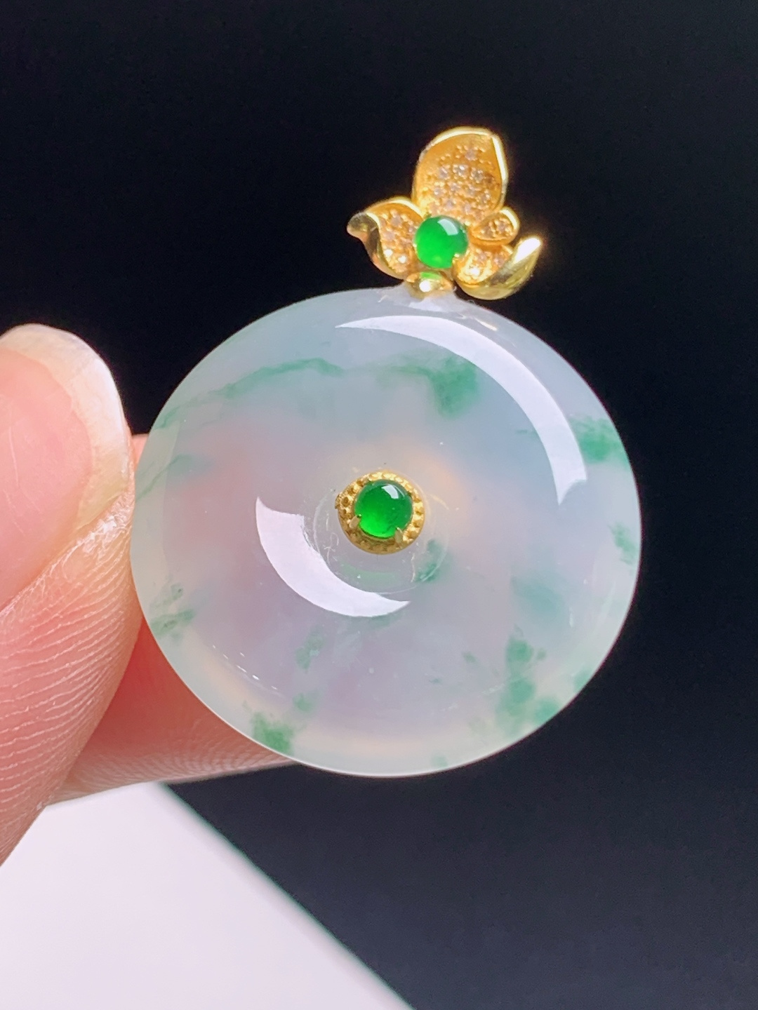 ️ 冰种飘花平安扣吊坠，冰种飘绿灵动飘逸，18K金蝴蝶镶精致贵气