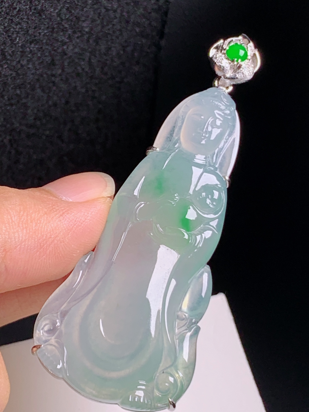 ️ 冰种飘绿观音吊坠，种水通透雕工柔和，18k金钻镶祈福吉祥 888