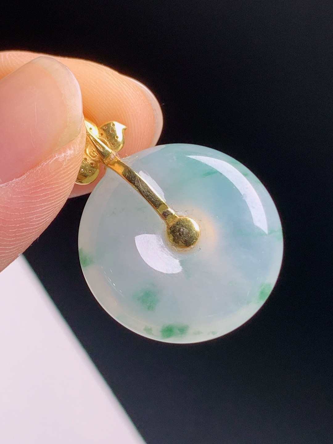 ️ 冰种飘花平安扣吊坠，冰种飘绿灵动飘逸，18K金蝴蝶镶精致贵气