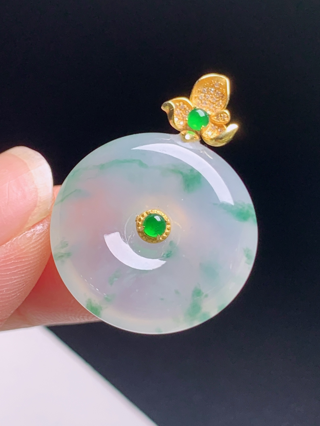 ️ 冰种飘花平安扣吊坠，冰种飘绿灵动飘逸，18K金蝴蝶镶精致贵气
