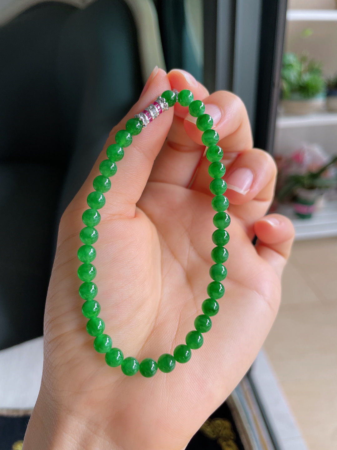 ️，天然翡翠A货，冰满绿辣绿手串，尺寸：5.1mm。【编4255】