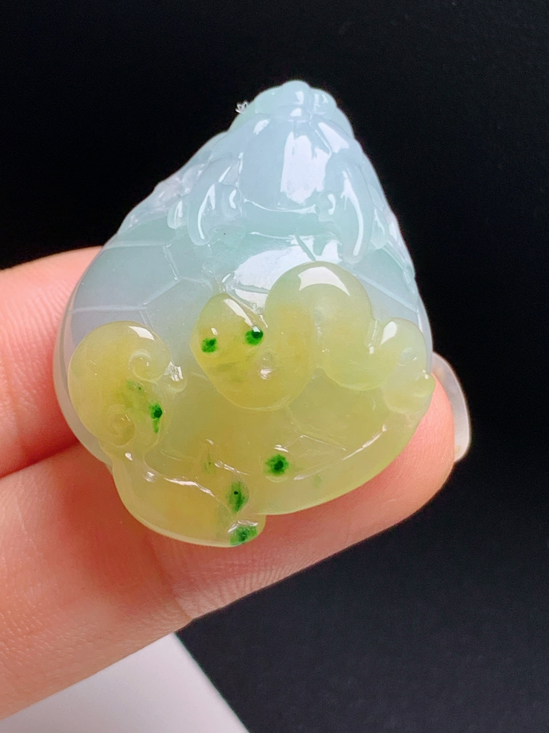 黄加绿龙头龟手把件，冰润油润雕工立体，招财纳福寓意美好