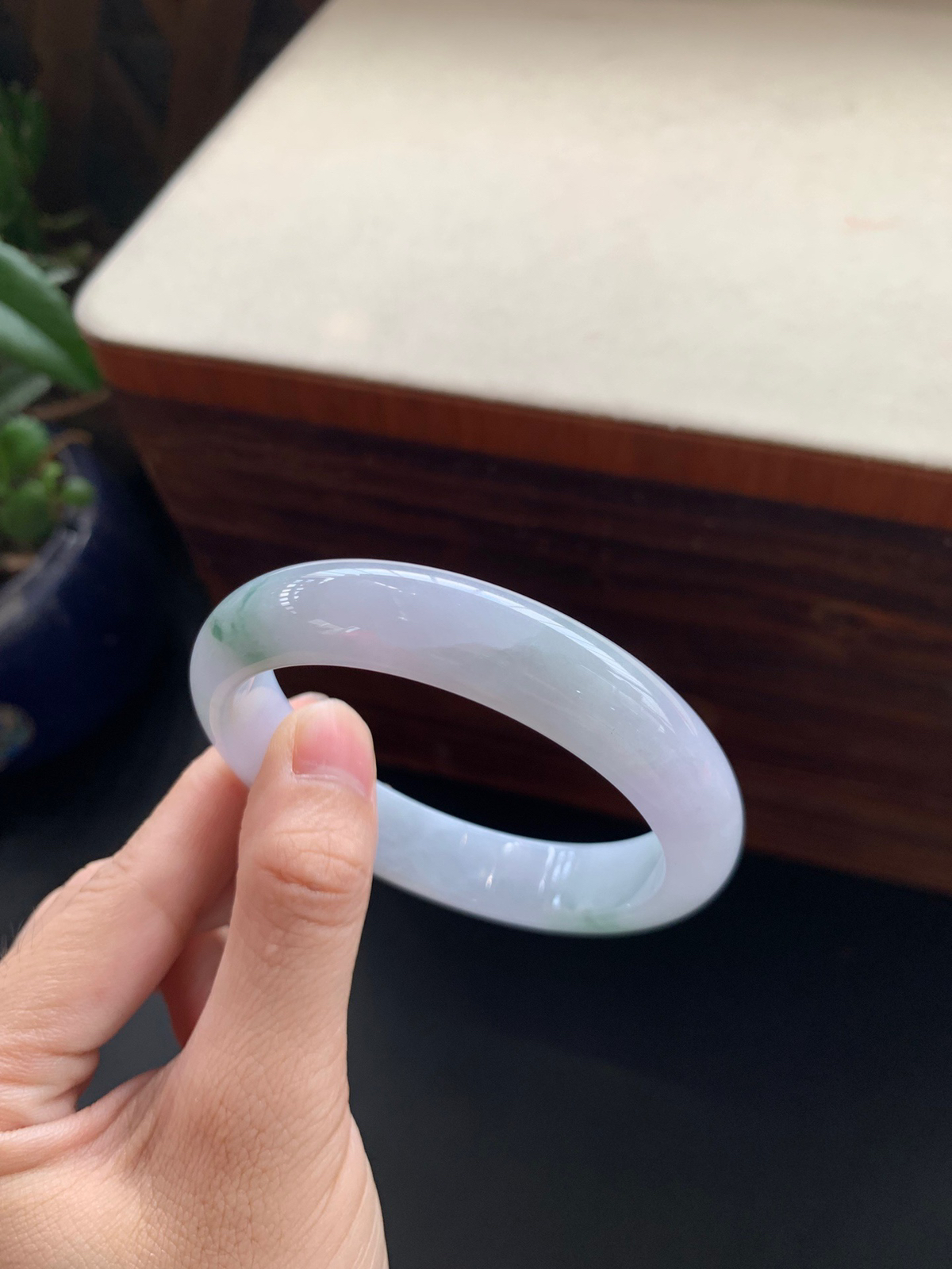 57.8圈口正圈飘花手镯