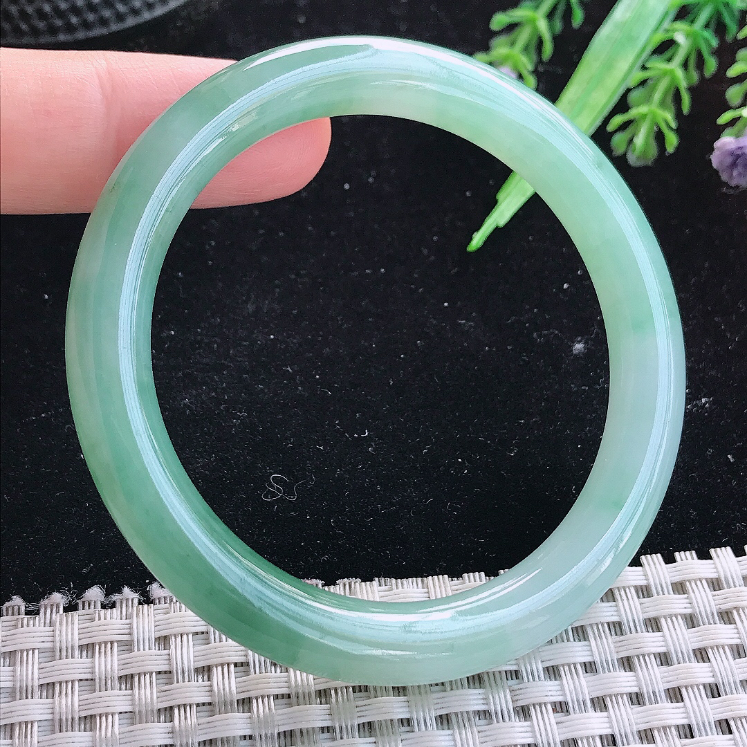 实拍A货翡翠53.5/8.6老坑冰胶飘花圆条手镯平安镯平安镯