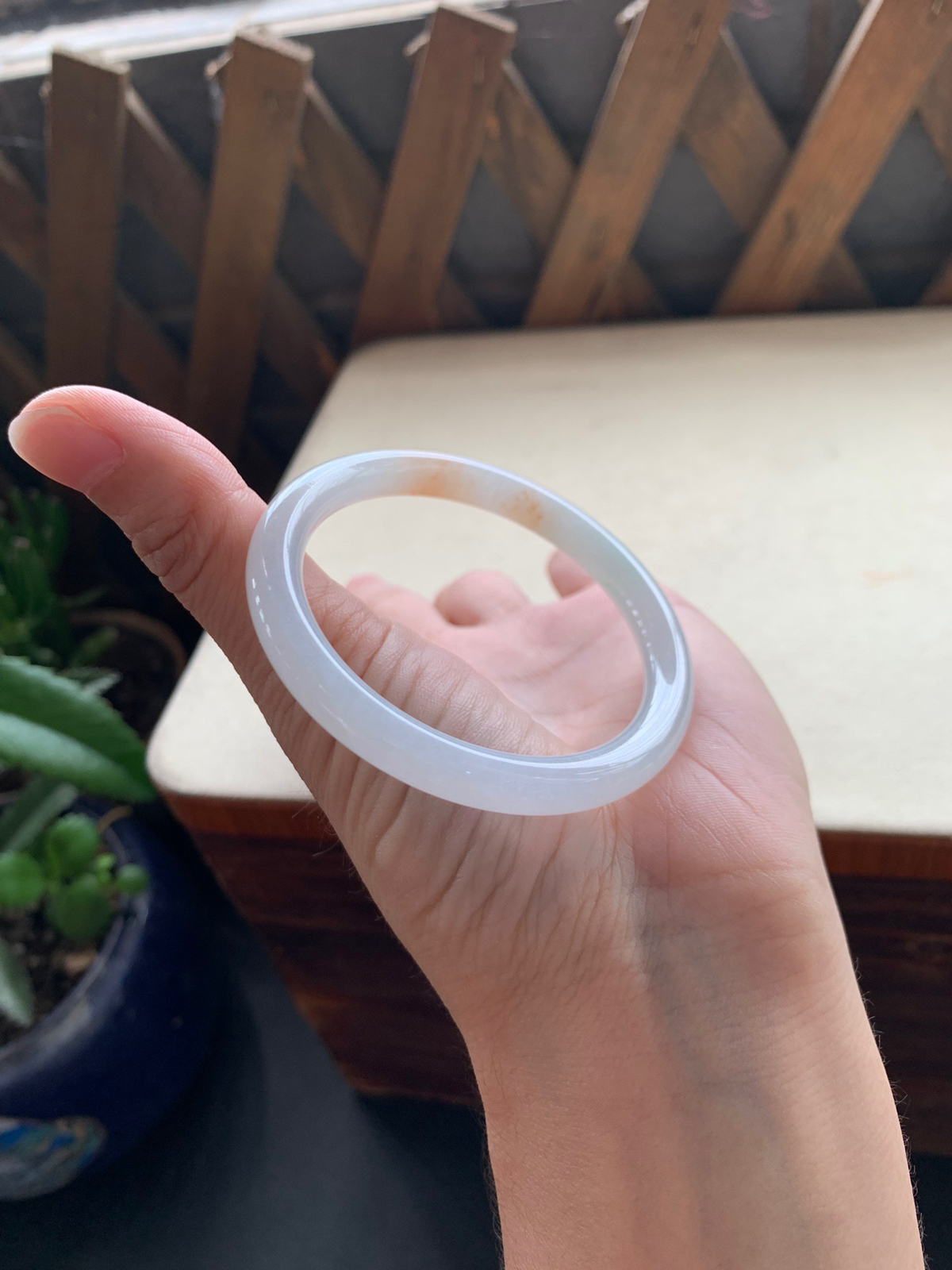 51.2圈口黄翡圆条手镯