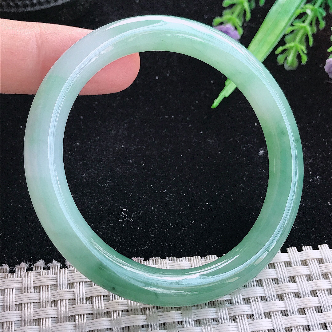实拍A货翡翠53.5/8.6老坑冰胶飘花圆条手镯平安镯平安镯