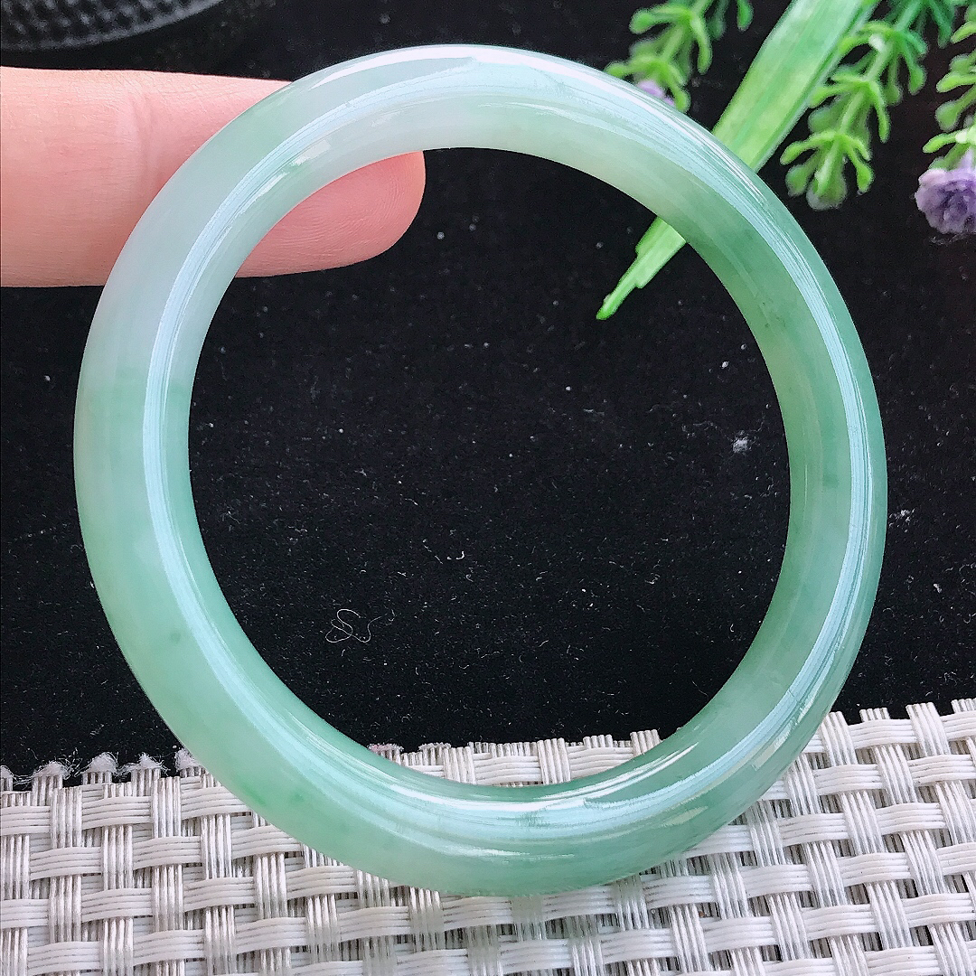 实拍A货翡翠53.5/8.6老坑冰胶飘花圆条手镯平安镯平安镯