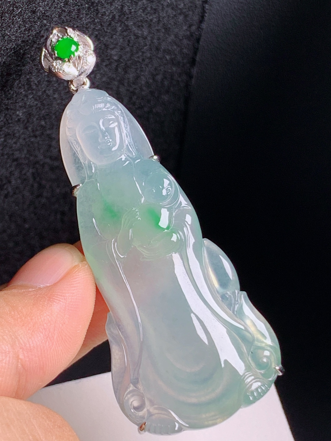 ️ 冰种飘绿观音吊坠，种水通透雕工柔和，18k金钻镶祈福吉祥 888