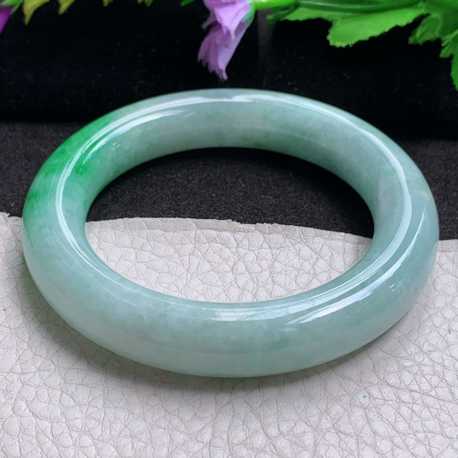 xc实拍56.5*12.8*12.2胖圆镯 缅甸翡翠a货玉手镯胶感 辣绿圆条玉手环