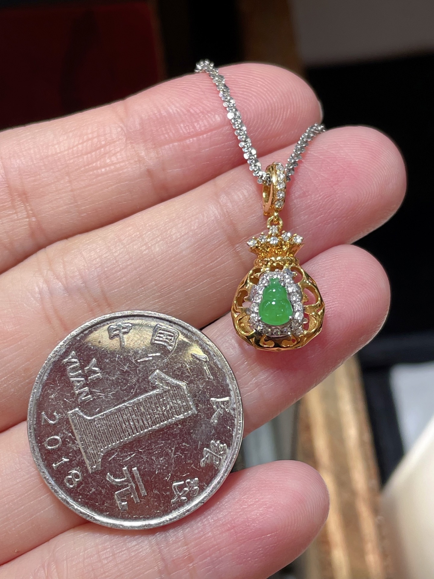 ️ 翡翠葫芦吊坠扣，种水好好 裸石很饱满，专挑好品相，18k镶嵌，5.2-3.8-2.1