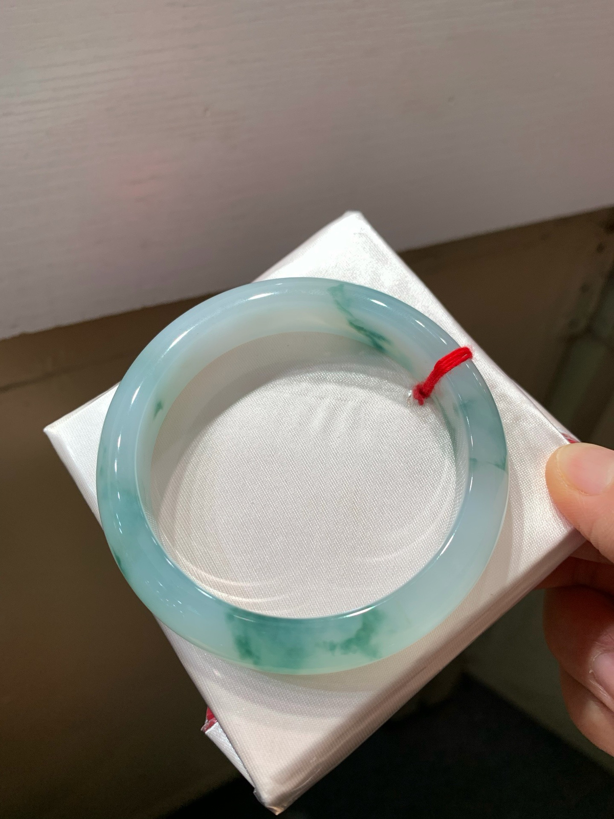 尺寸55.9/12.4/8.2，冰飘花手镯
水润细腻 清新甜美