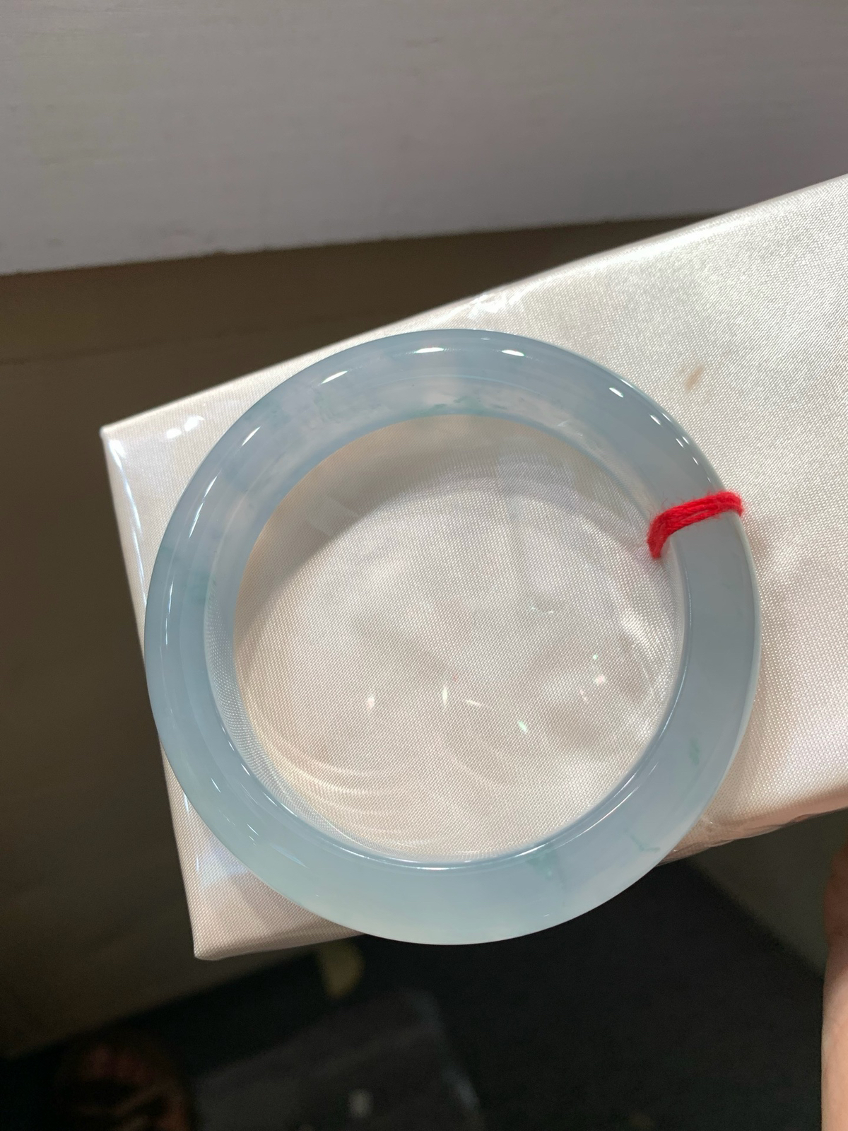 尺寸55.7/11.9/9.3，冰飘花手镯
冰透水润 种老