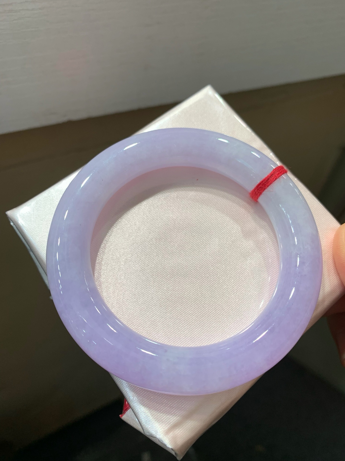 尺寸53.4/11.3，紫罗兰圆条手镯
水润细腻 清新甜美