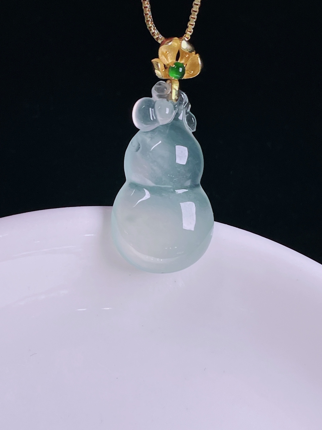 ️高冰葫芦，老种起光，细底通透，尺寸：31.3裸石25.2/13.7/5mm0702