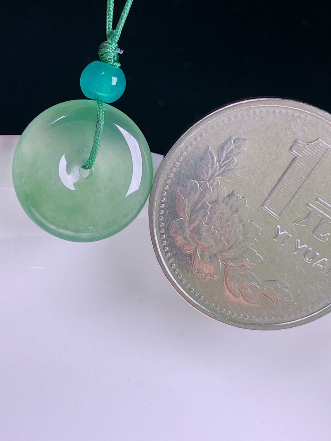 ️冰绿平安扣，老种起光，细底通透，尺寸：14.6/3.8mm0702