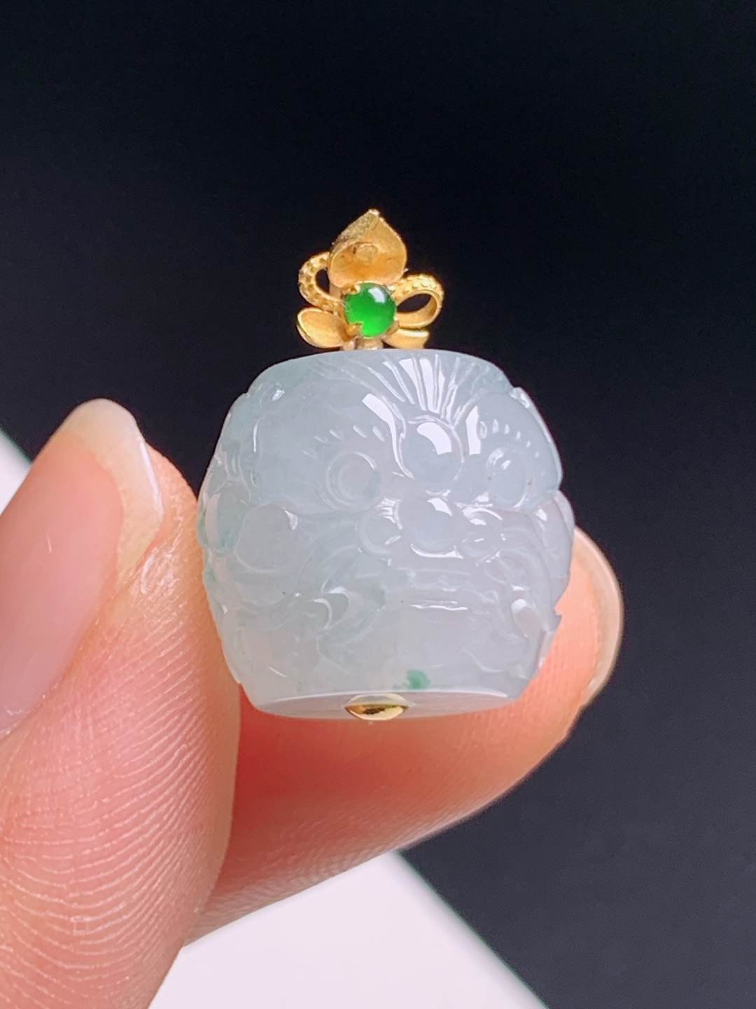 冰飘花瑞兽桶珠，雕工立体料子清爽，守财佩戴百搭 530629