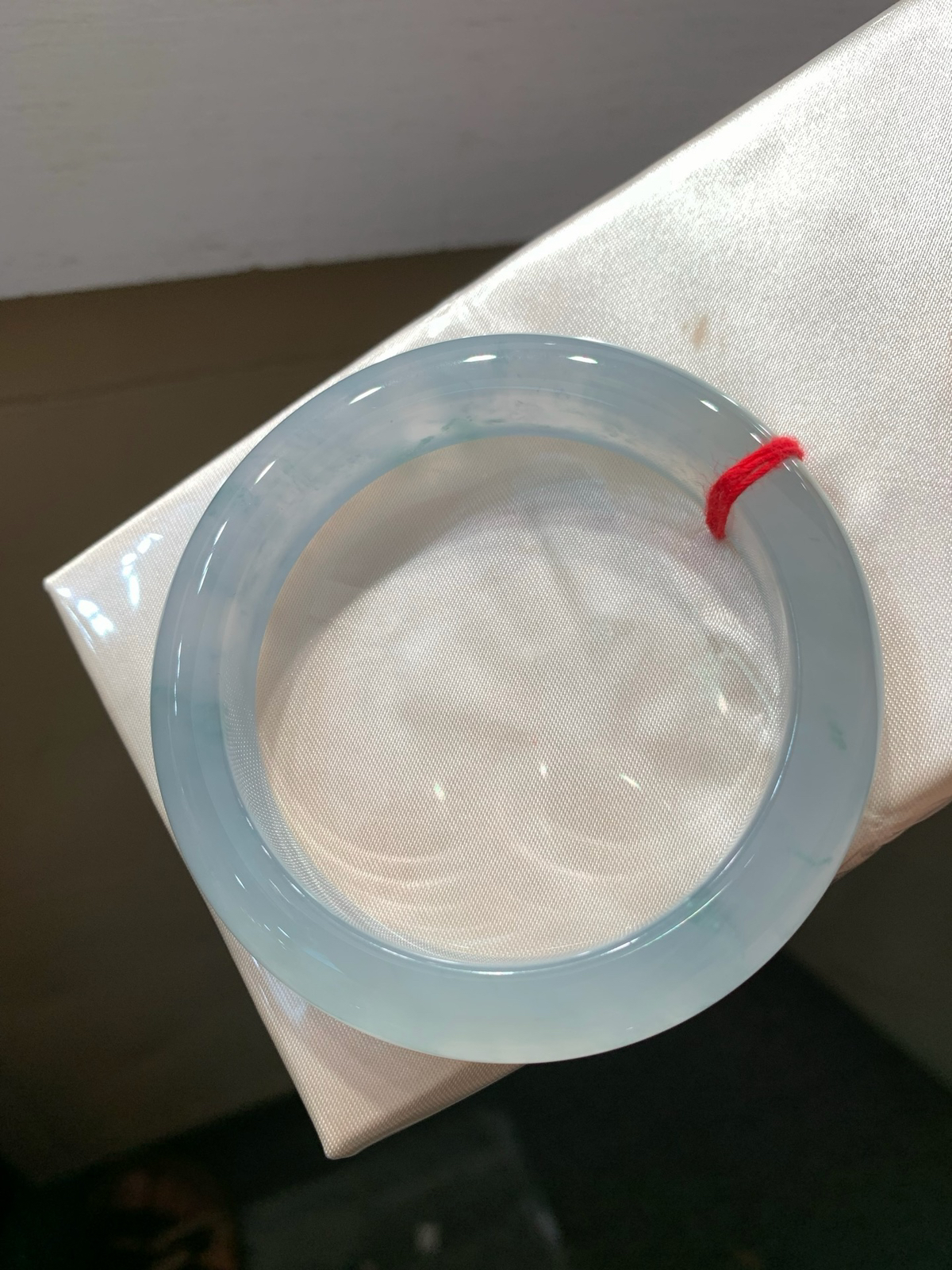 尺寸55.7/11.9/9.3，冰飘花手镯
冰透水润 种老