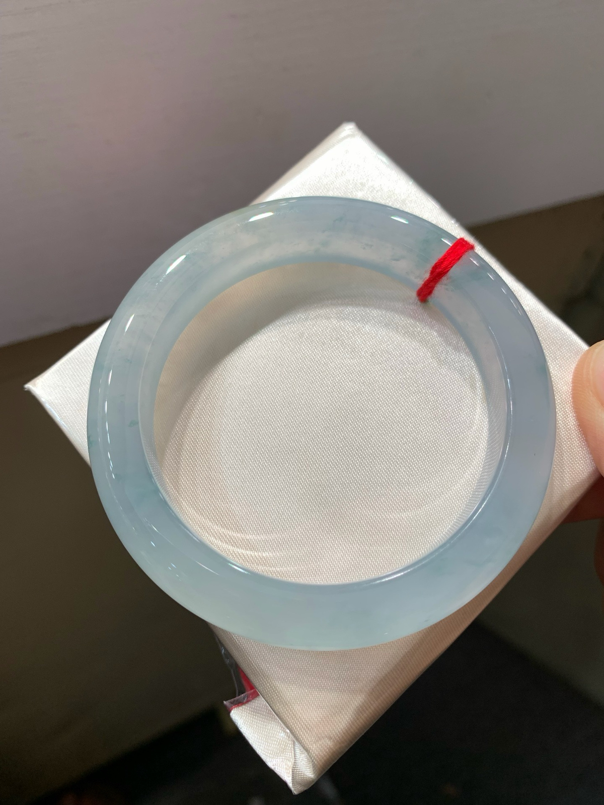 尺寸55.7/11.9/9.3，冰飘花手镯
冰透水润 种老