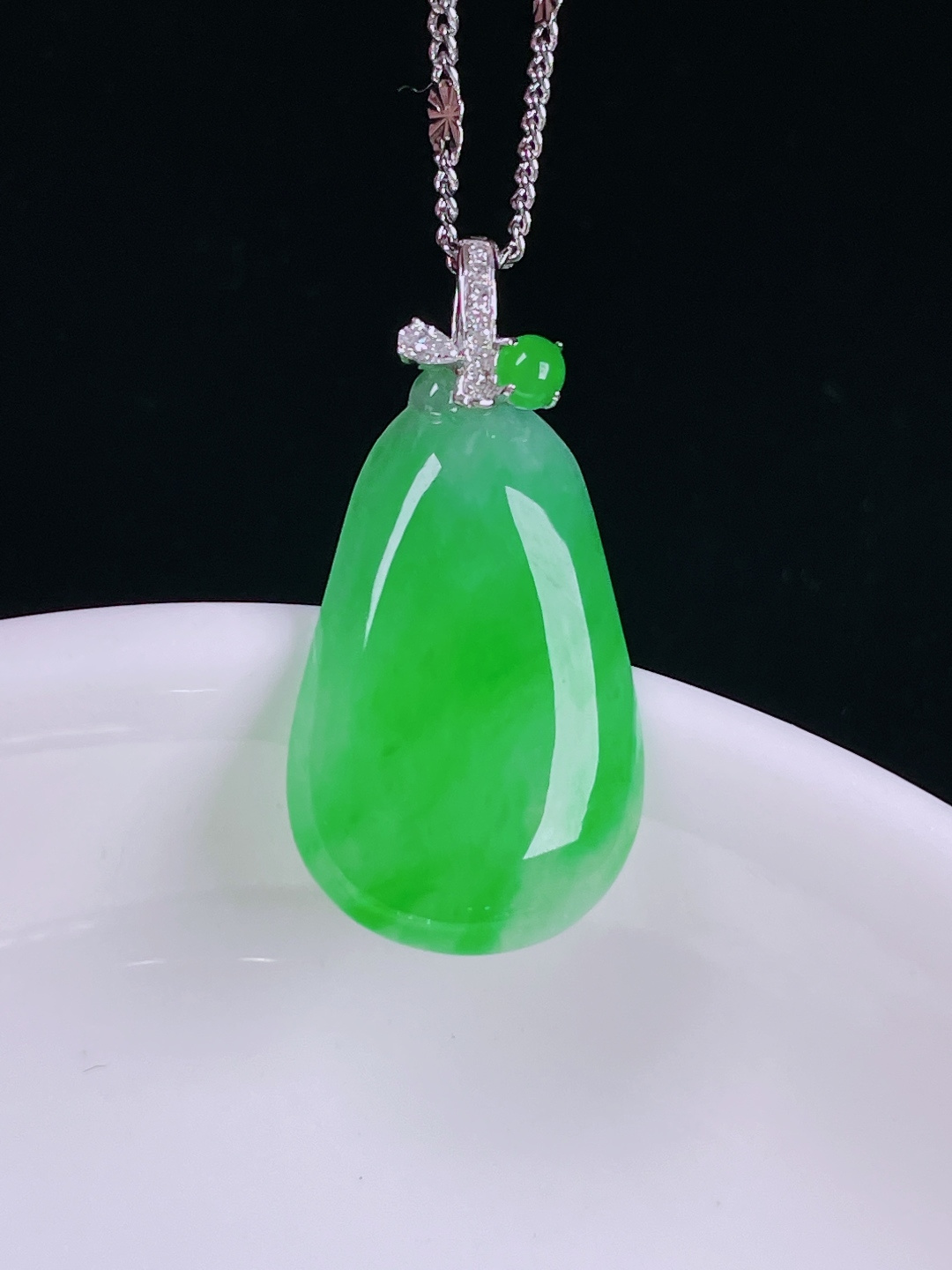 ️阳绿福瓜，老种起光，细底通透，尺寸：28.2裸石23/14/3.5mm0702