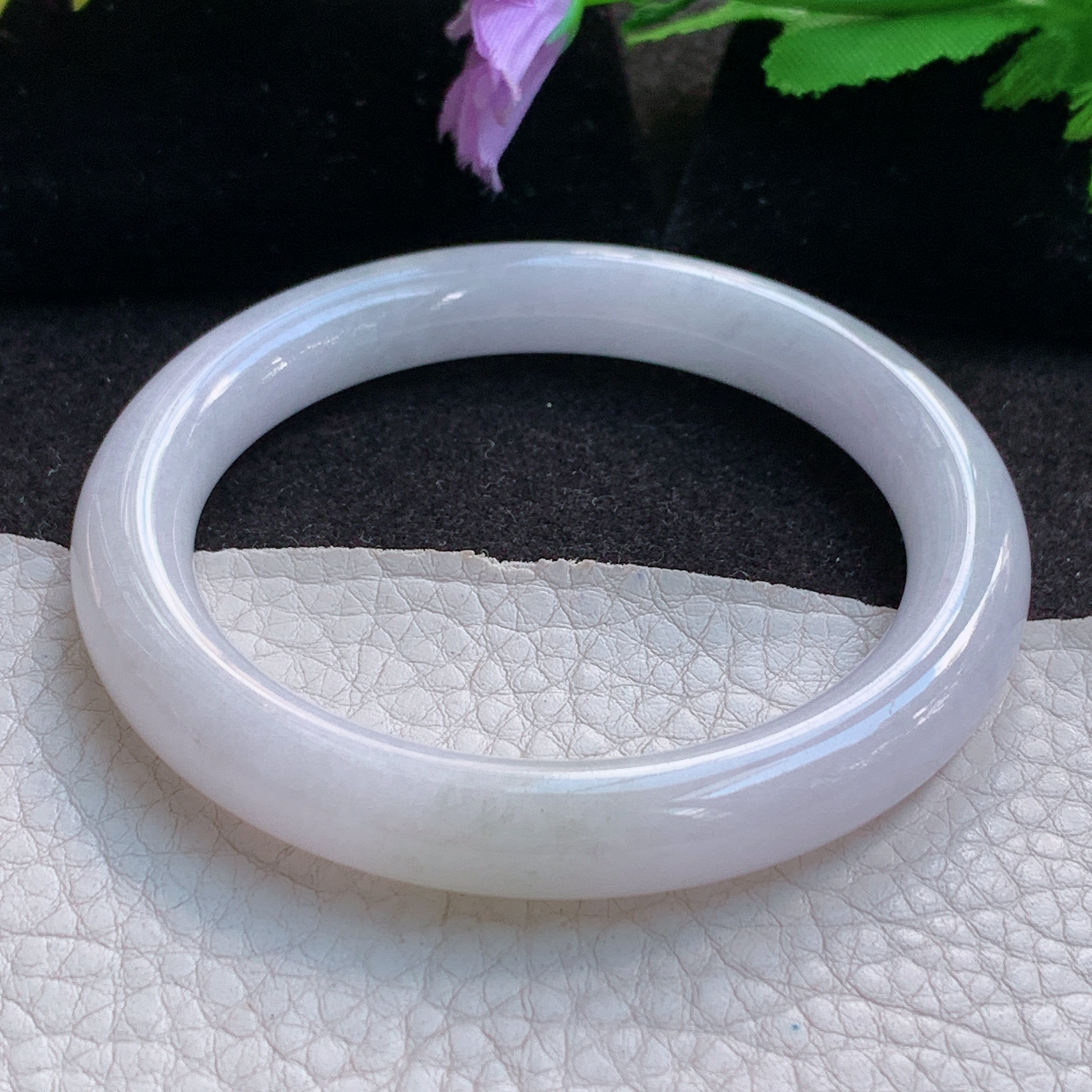 js实拍54.5*9美人镯 缅甸翡翠a货玉手镯胶感 淡粉紫底水润圆条玉手环