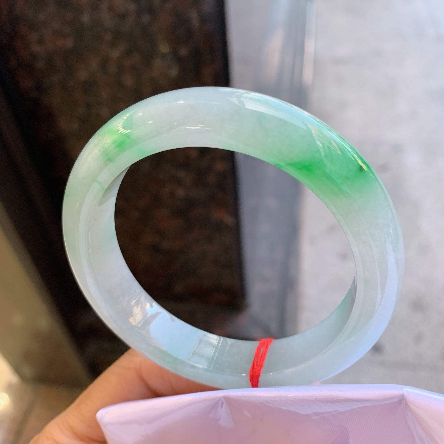 正圈飘绿 微细纹 尺寸：56.8/12.8/9.3 色阳