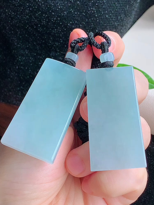 ️ 无事牌一对，无裂，尺寸取一47.1-25.2-5.5mm，包A附证书