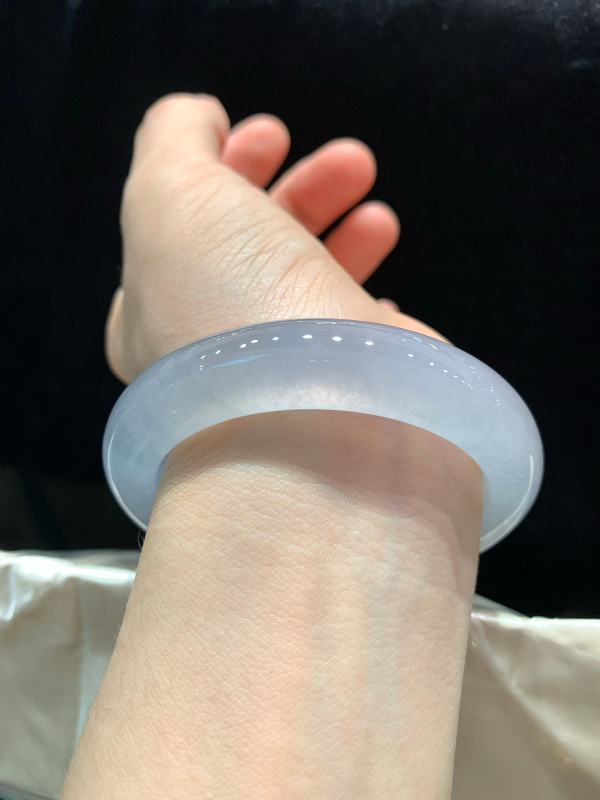 尺寸54.4/12.3/9.3，冰种手镯
种水整圈冰透，上手好看