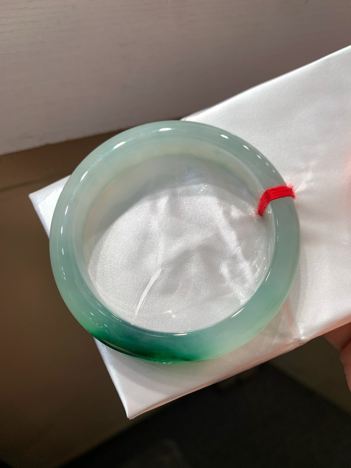 尺寸53.2/12.1/8.1，飘绿花手镯
种老肉细 清新甜美