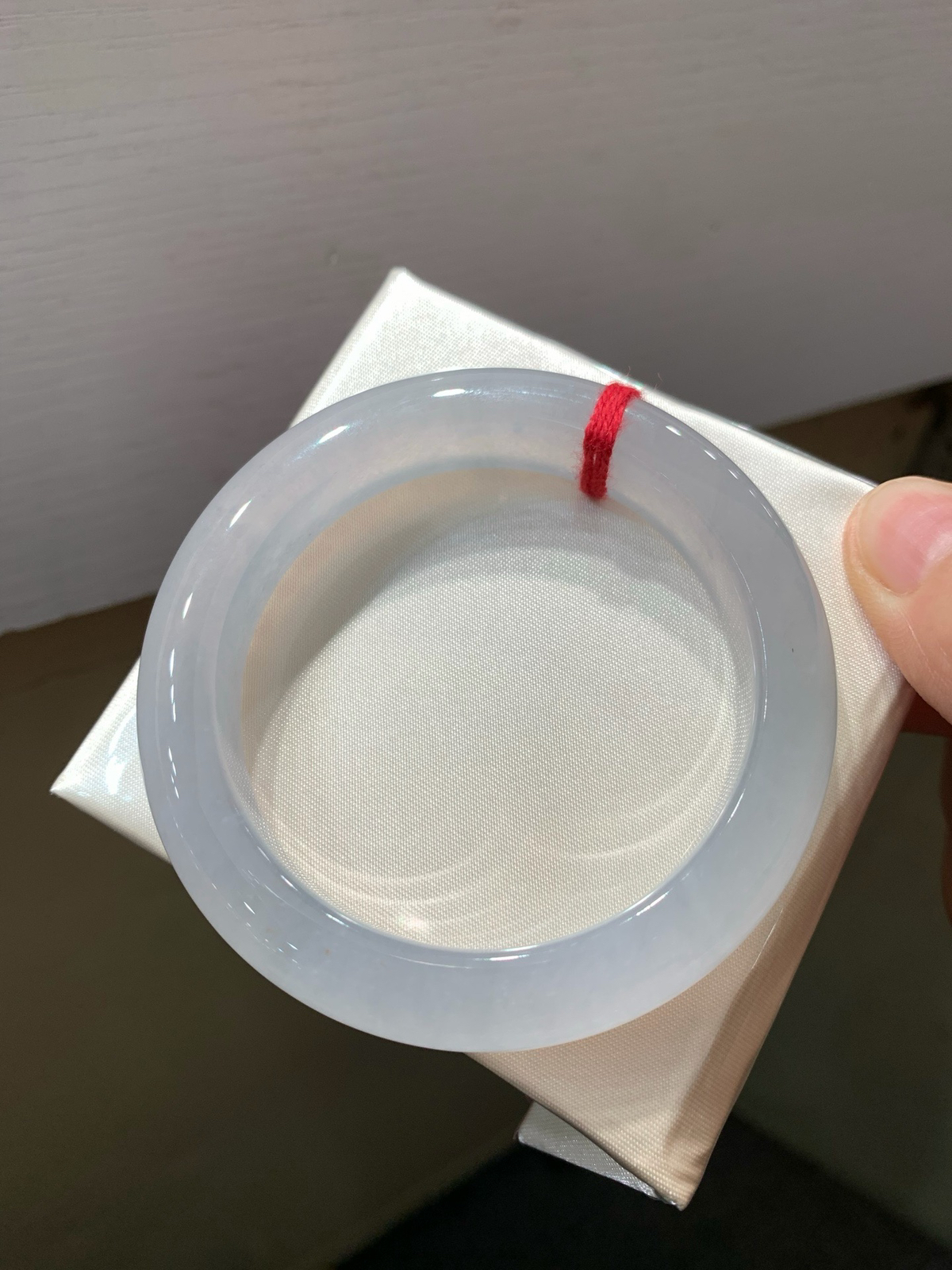 尺寸54.4/12.3/9.3，冰种手镯
种水整圈冰透，上手好看