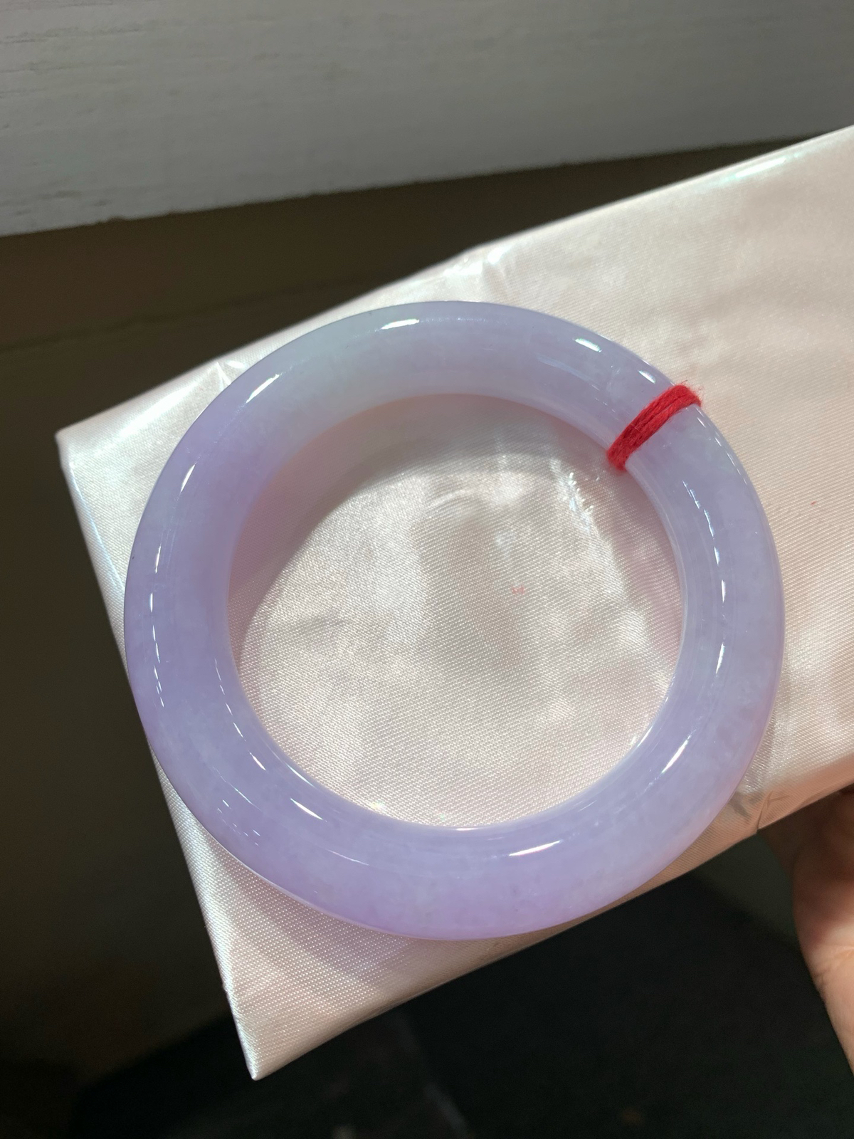 尺寸53.4/11.3，紫罗兰圆条手镯
水润细腻 清新甜美