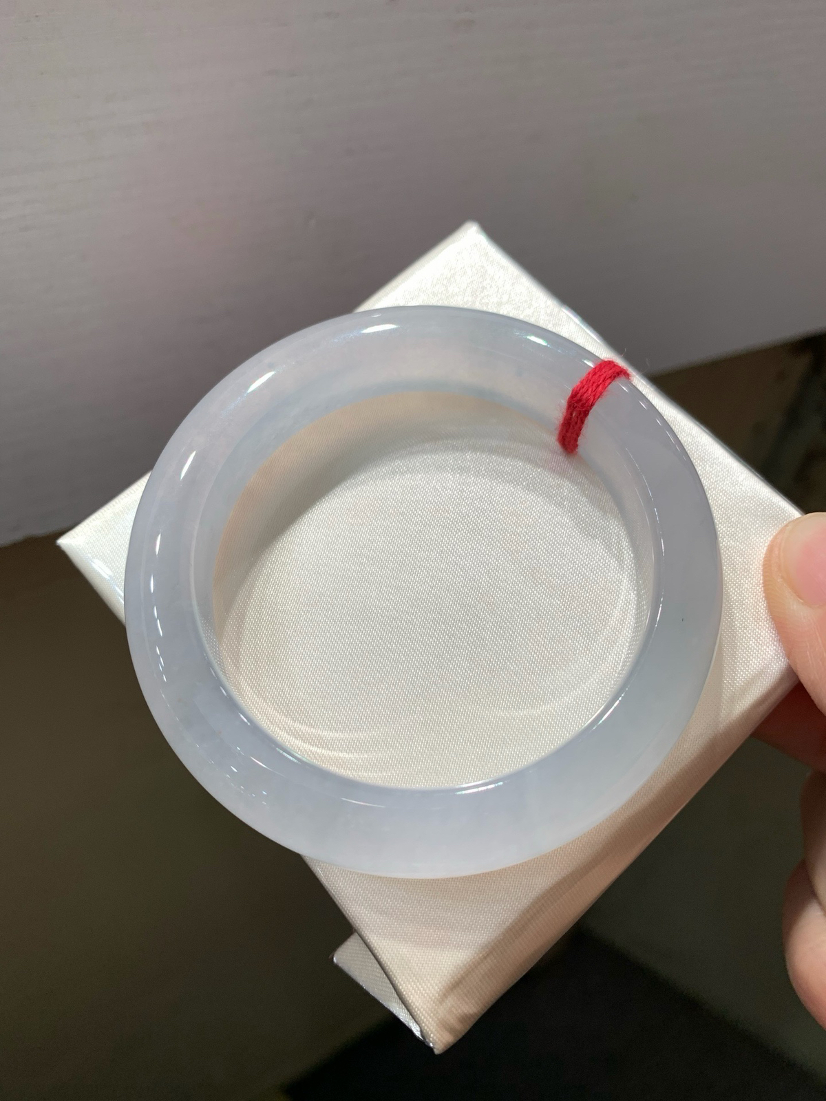 尺寸54.4/12.3/9.3，冰种手镯
种水整圈冰透，上手好看