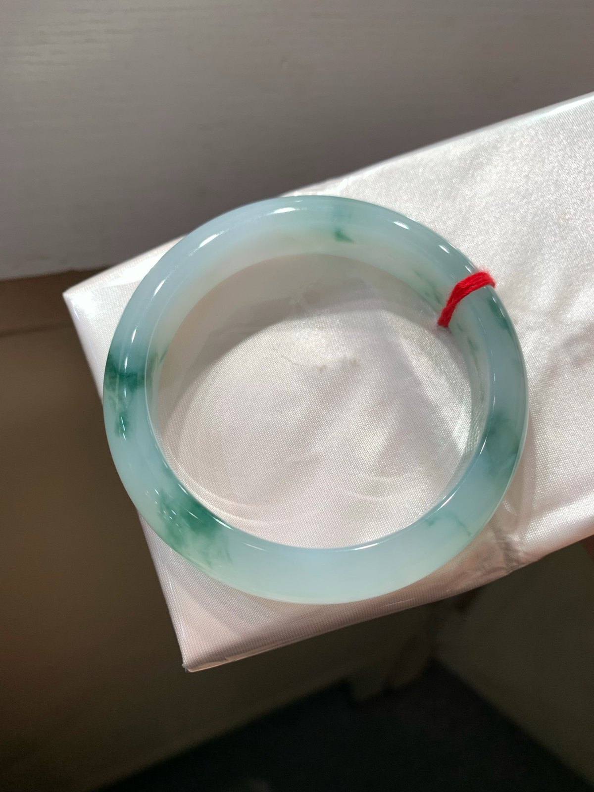 尺寸55.9/12.4/8.2，冰飘花手镯
水润细腻 清新甜美