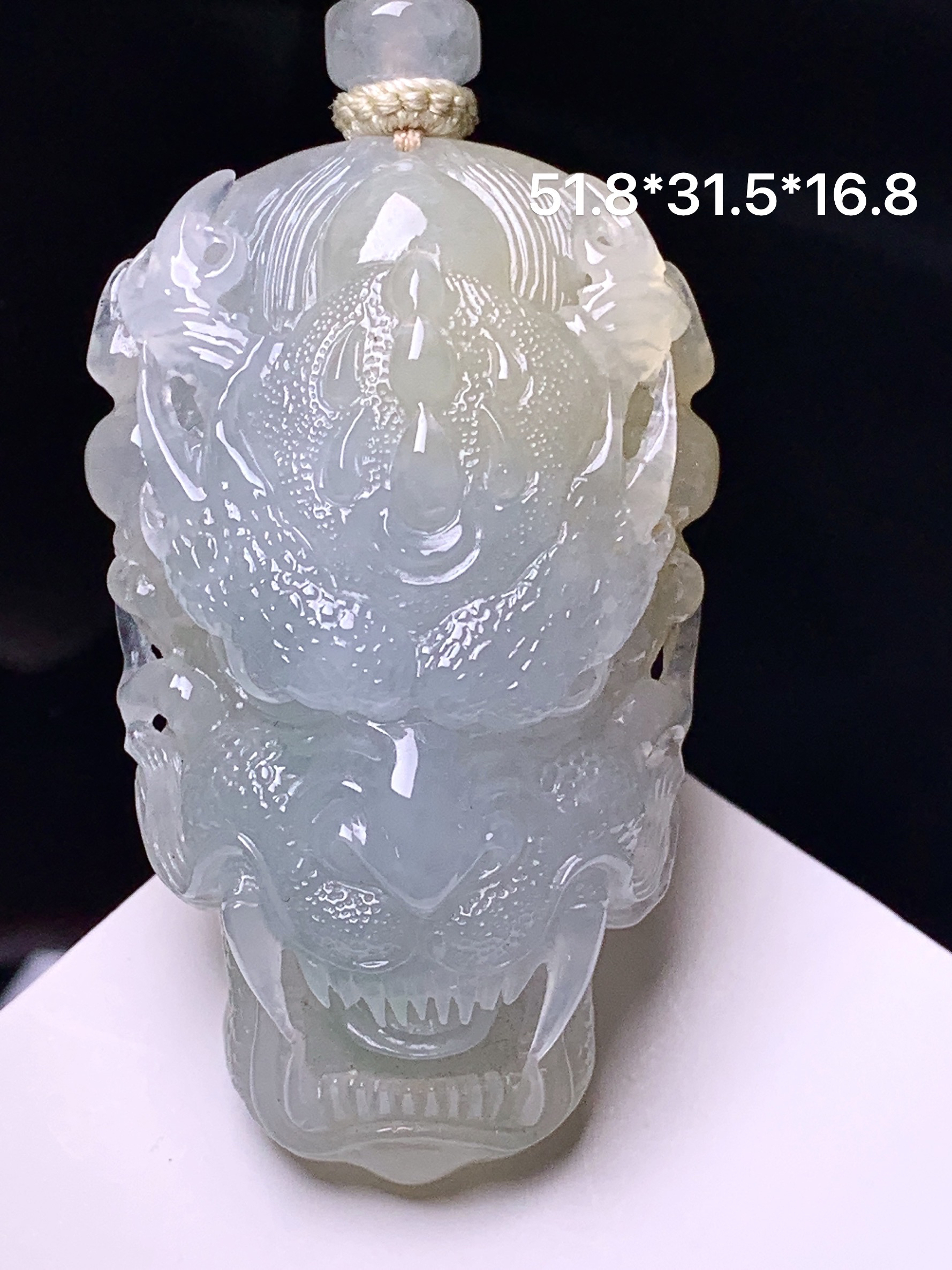 飘黄翡龙头吊坠 玉质细腻 色泽艳丽清新 整体尺寸51.8*31.5*16.8 a2