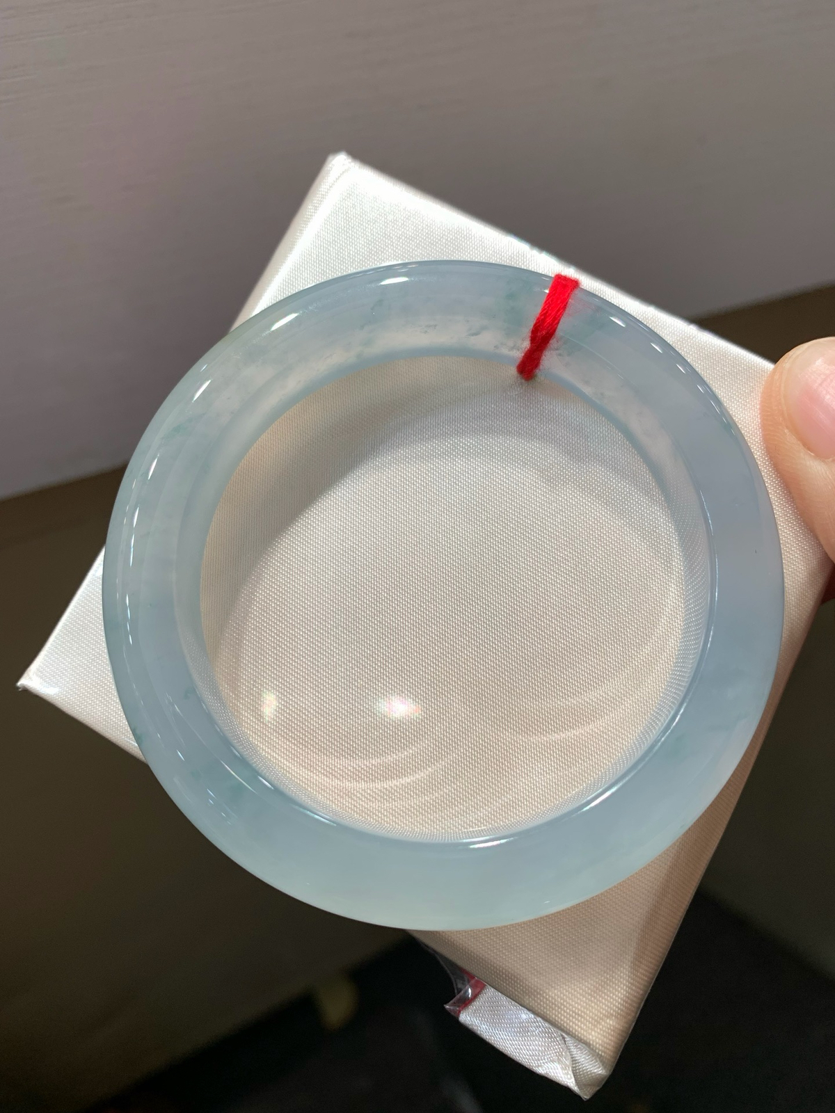 尺寸55.7/11.9/9.3，冰飘花手镯
冰透水润 种老