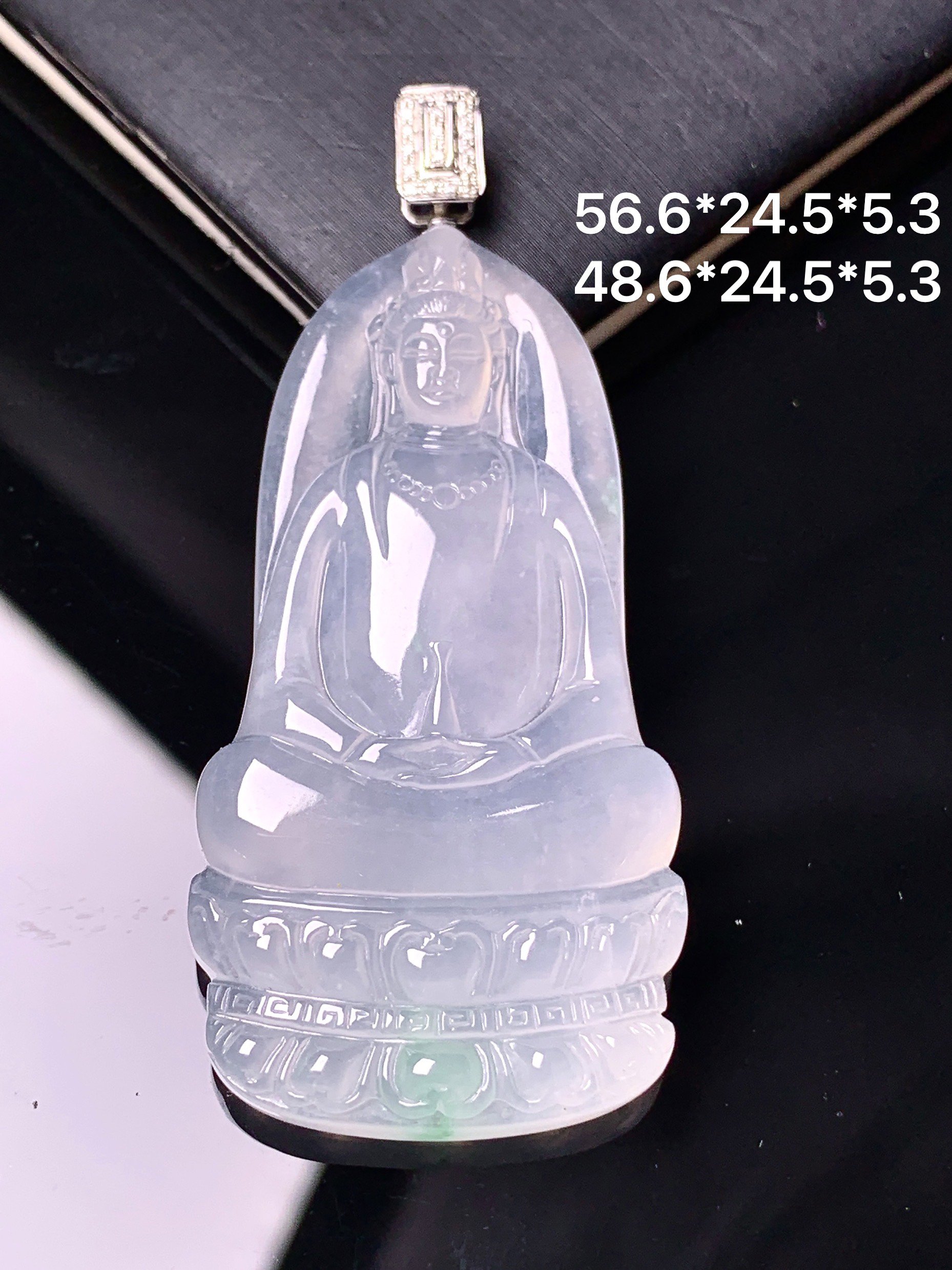 18k金钻镶嵌冰种观音菩萨吊坠 玉质细腻 色泽艳丽清新 整体尺寸56.6*24.5*5.3 L1