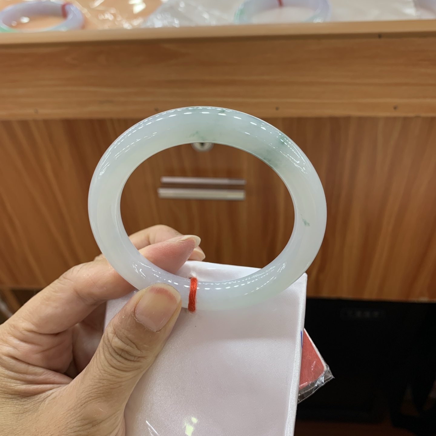 070118FN 飘花圆条翡翠手镯 55.5-10-9.5
