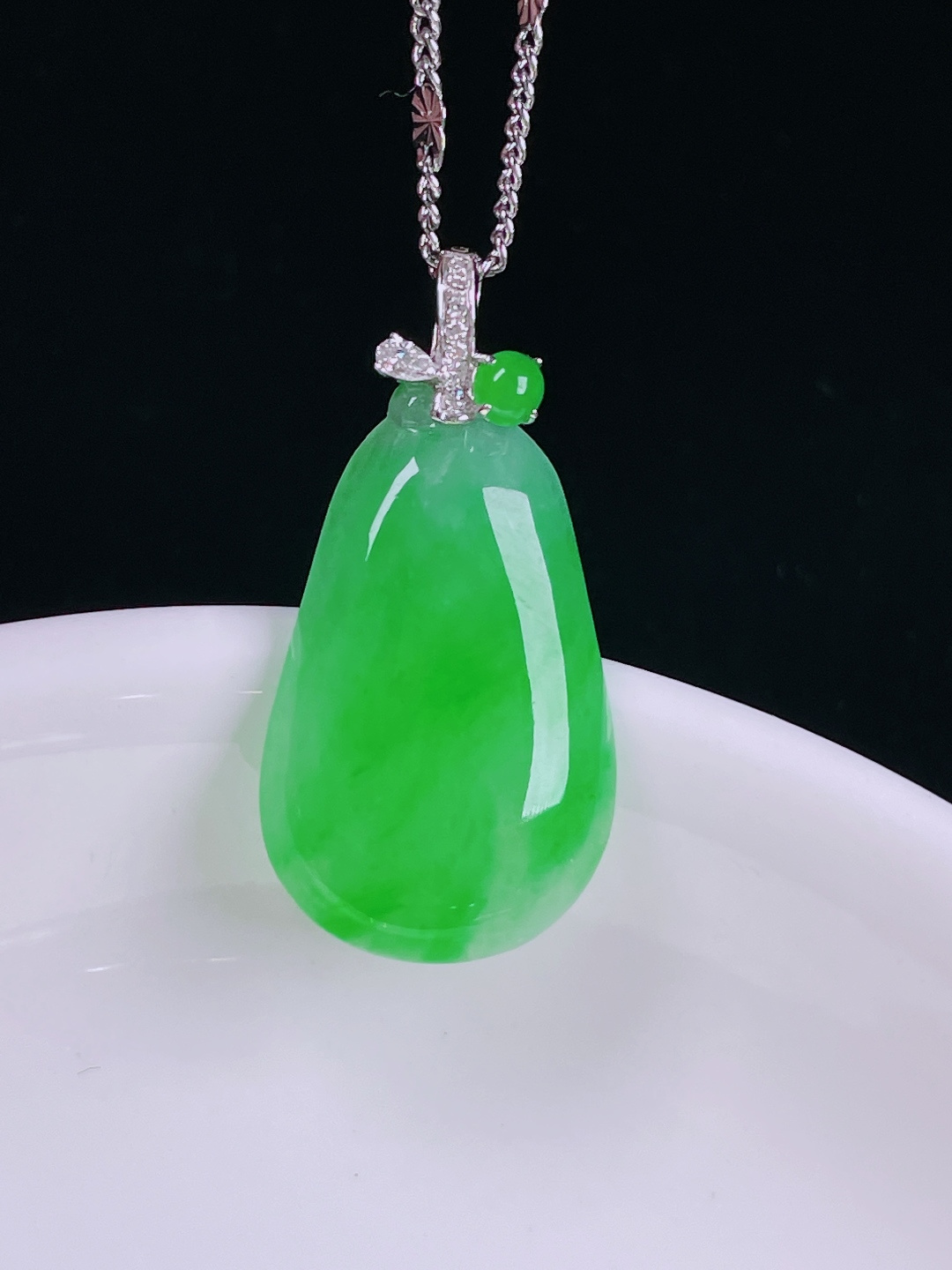 ️阳绿福瓜，老种起光，细底通透，尺寸：28.2裸石23/14/3.5mm0702