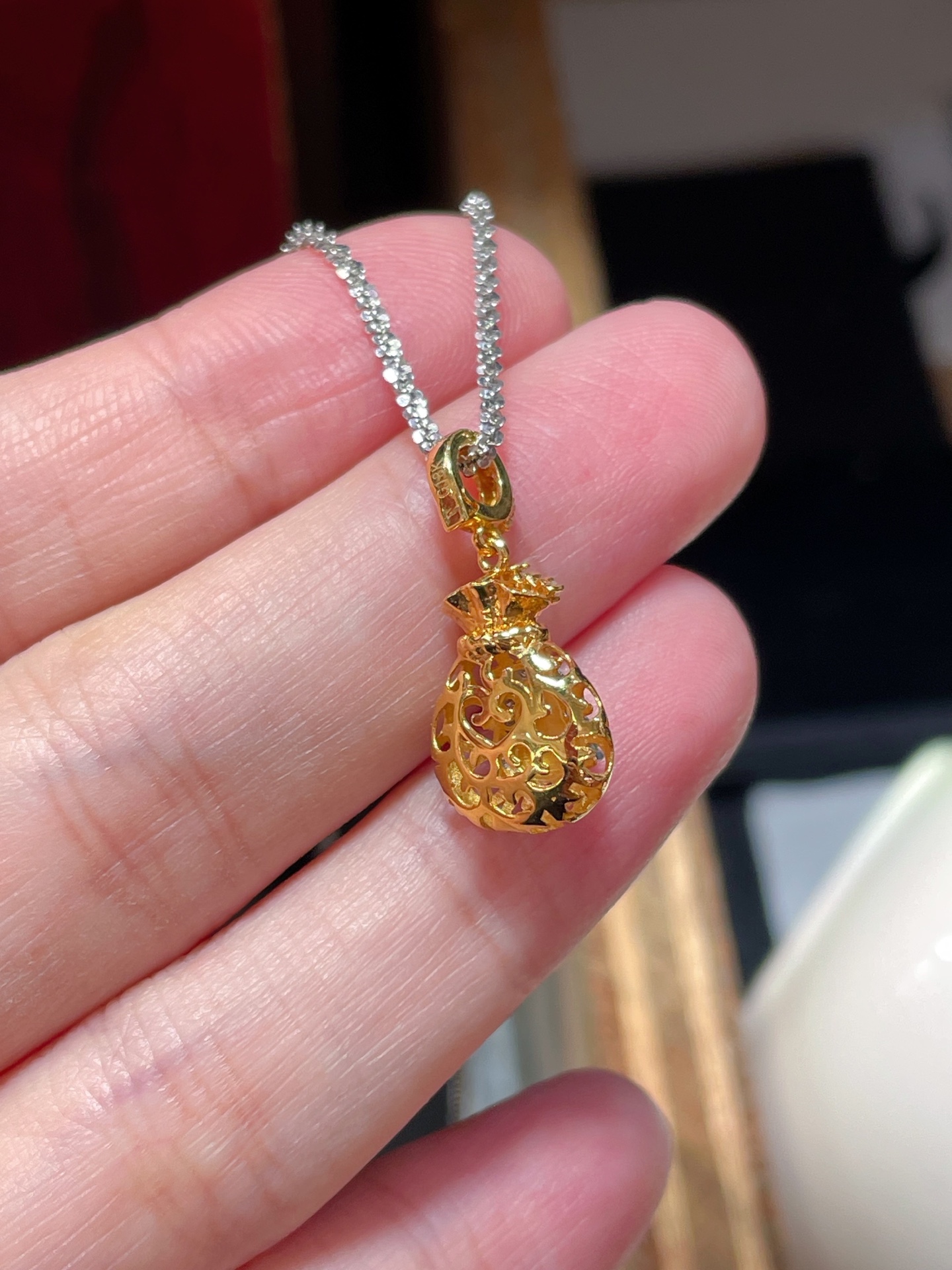 ️ 翡翠葫芦吊坠扣，种水好好 裸石很饱满，专挑好品相，18k镶嵌，5.2-3.8-2.1