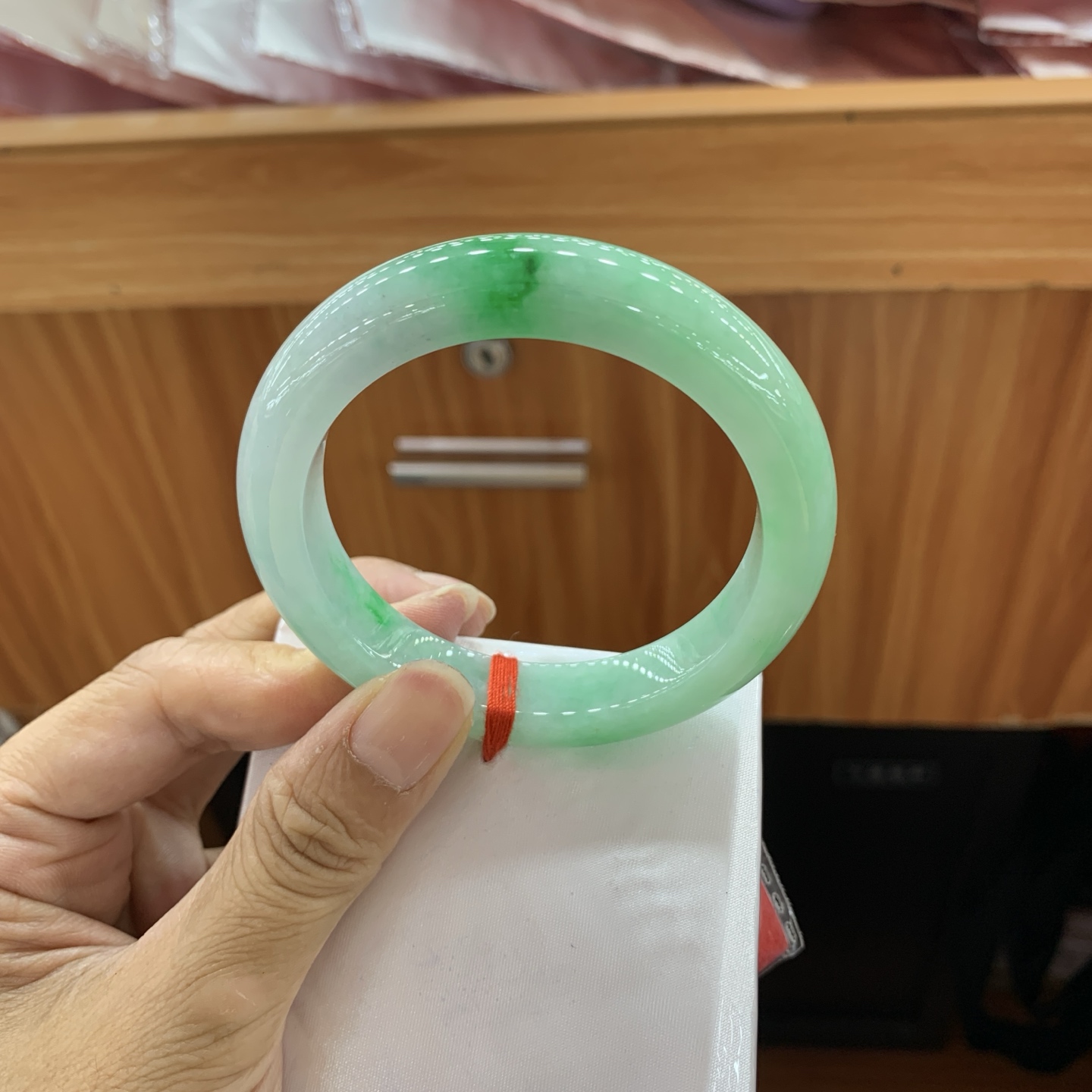 辣绿正圈翡翠手镯 54.7-11.7-9.3