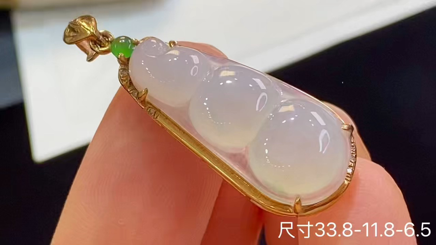 18k金+钻福豆吊坠，无裂，33.8-11.8-6.5