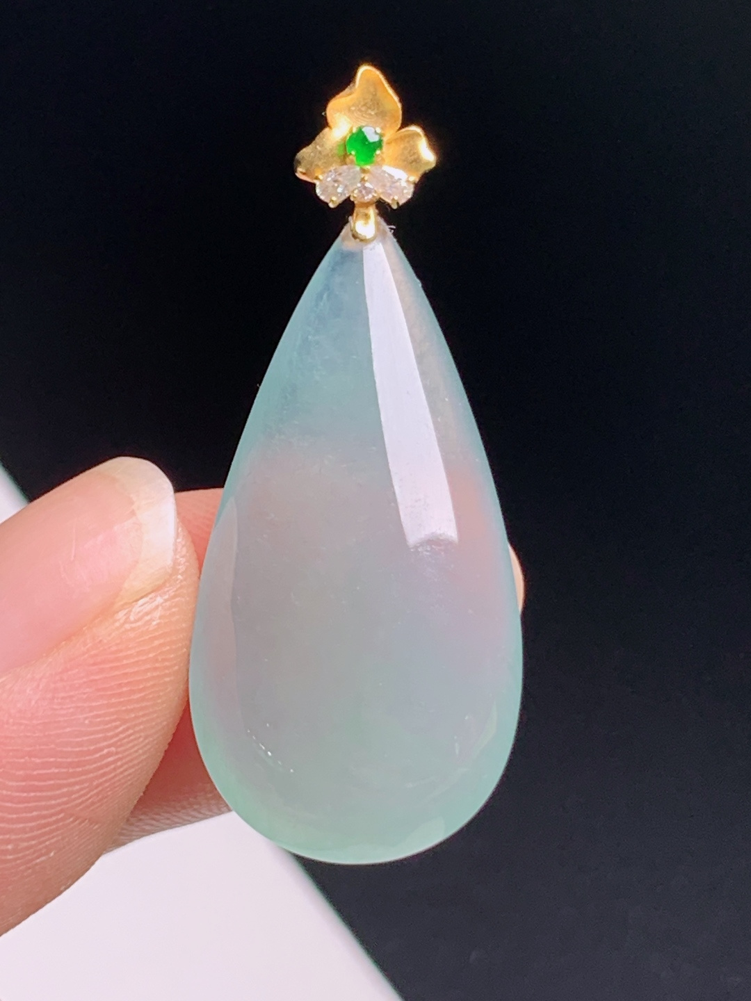 ️ 水滴吊坠，通体纯净起光透亮，简约秀气气质出众 整体30.3-15.5-5.9 整体37.6 0