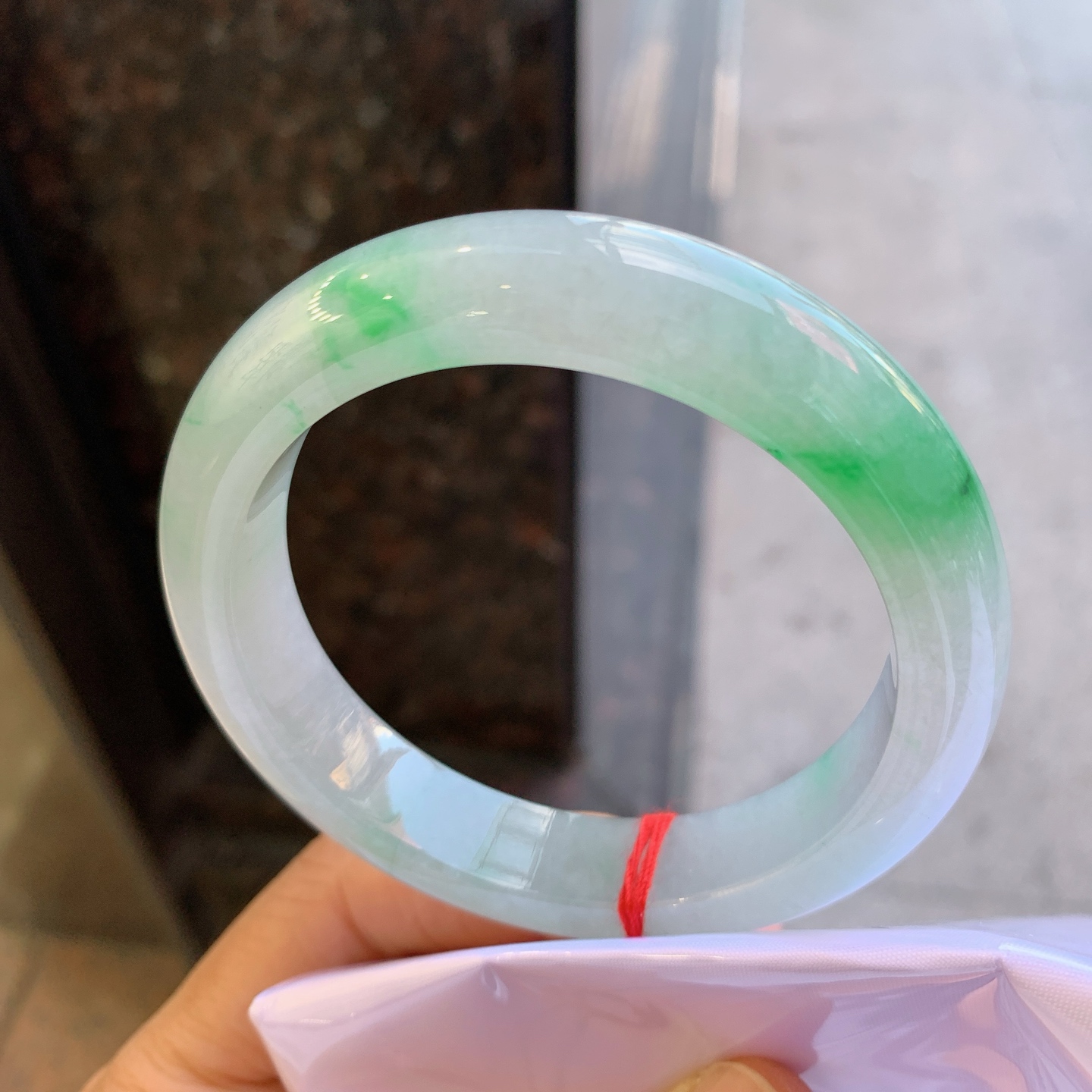 正圈飘绿 微细纹 尺寸：56.8/12.8/9.3 色阳
