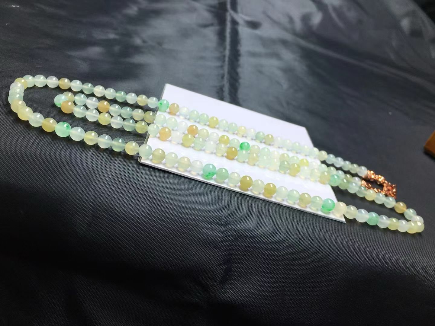 ️ 冰彩珠链，卡4.8～4.6mm，138颗，种好，玉质细腻，均匀，色彩清新，度极高，颗颗精选