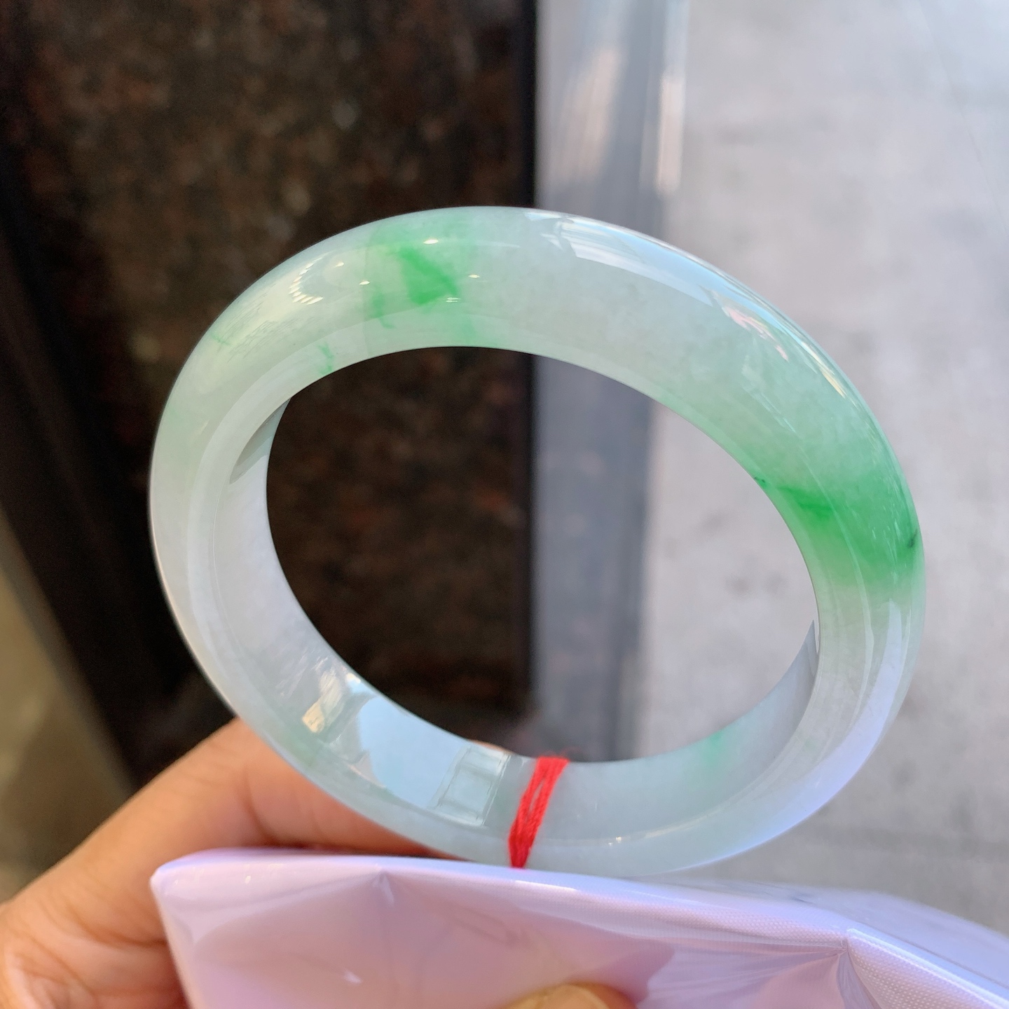 正圈飘绿 微细纹 尺寸：56.8/12.8/9.3 色阳