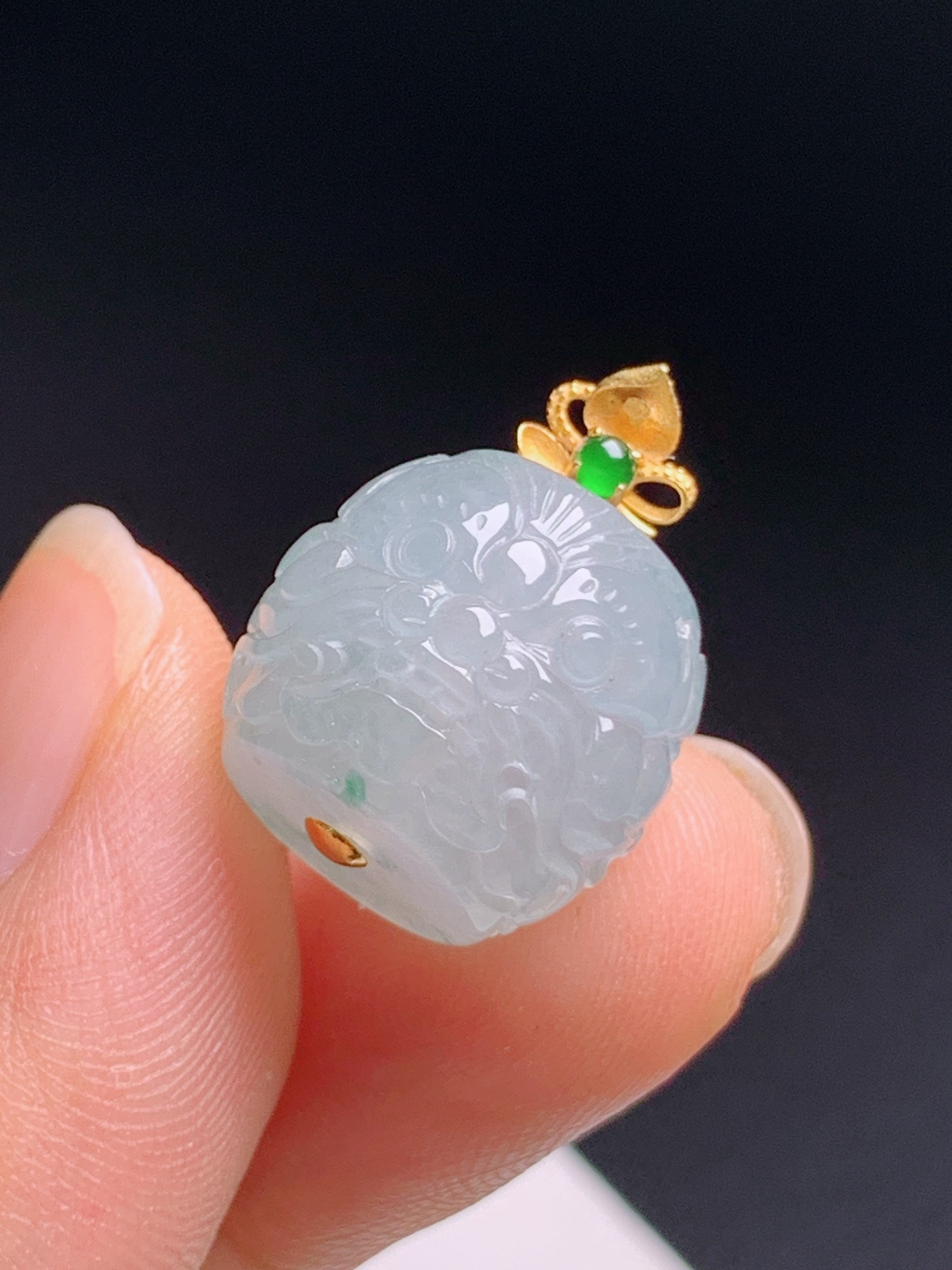 冰飘花瑞兽桶珠，雕工立体料子清爽，守财佩戴百搭 530629