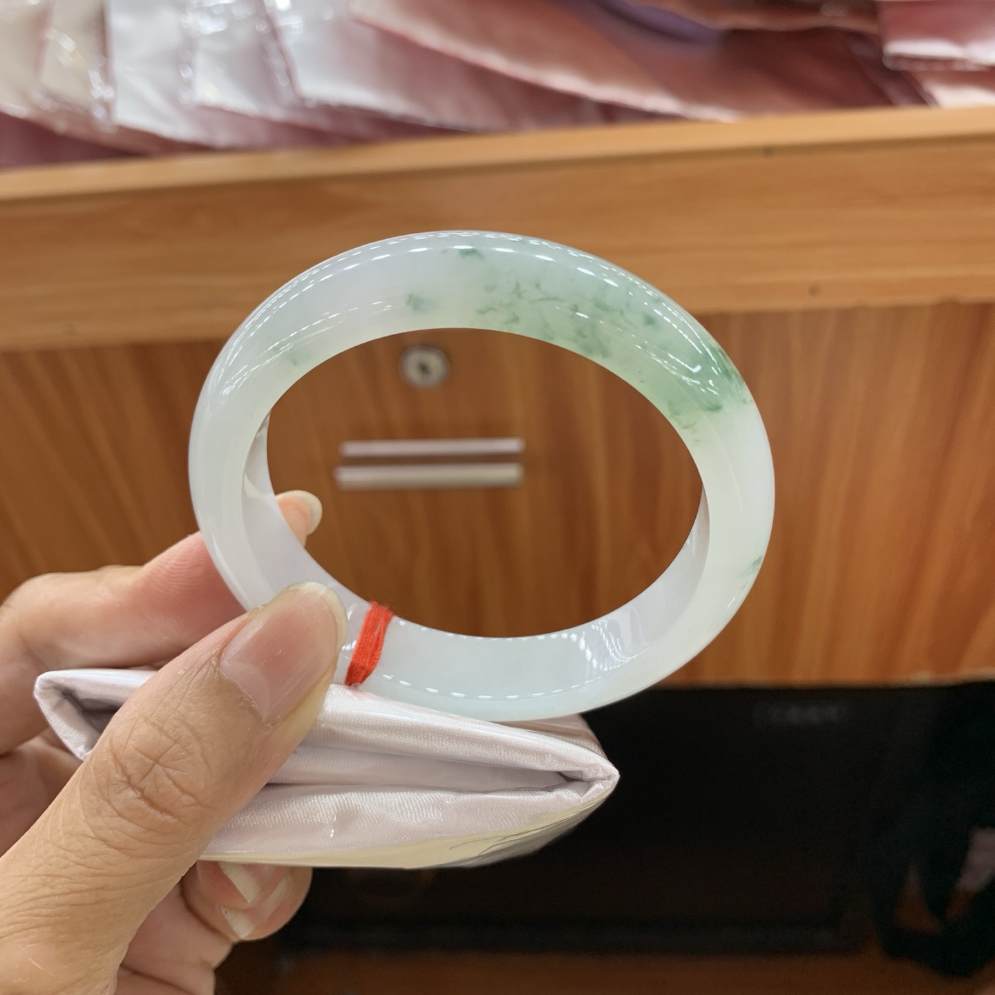 070140MMJ 冰飘花正圈翡翠手镯 57.7-12.8-8.2