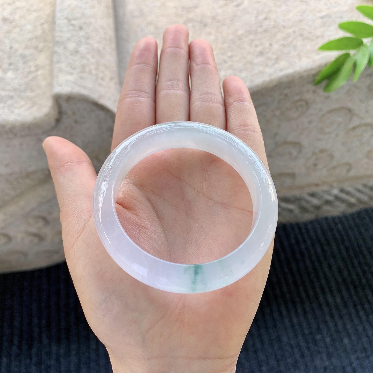 正圈 圈口52.8/12.1/8.2 编码G7070337 描述冰飘花，清透，水润，种老，细腻，无裂