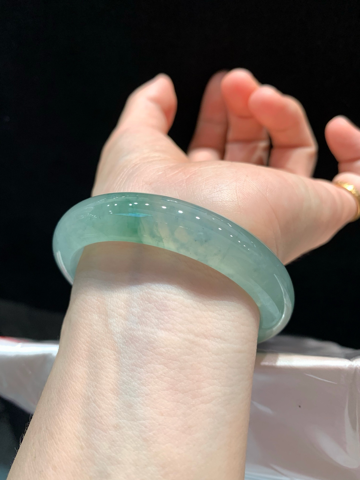 尺寸52.1/11.9/8.0，
水润细腻